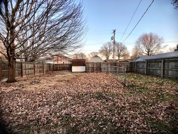 1722 N Jackson St, Litchfield, IL 62056